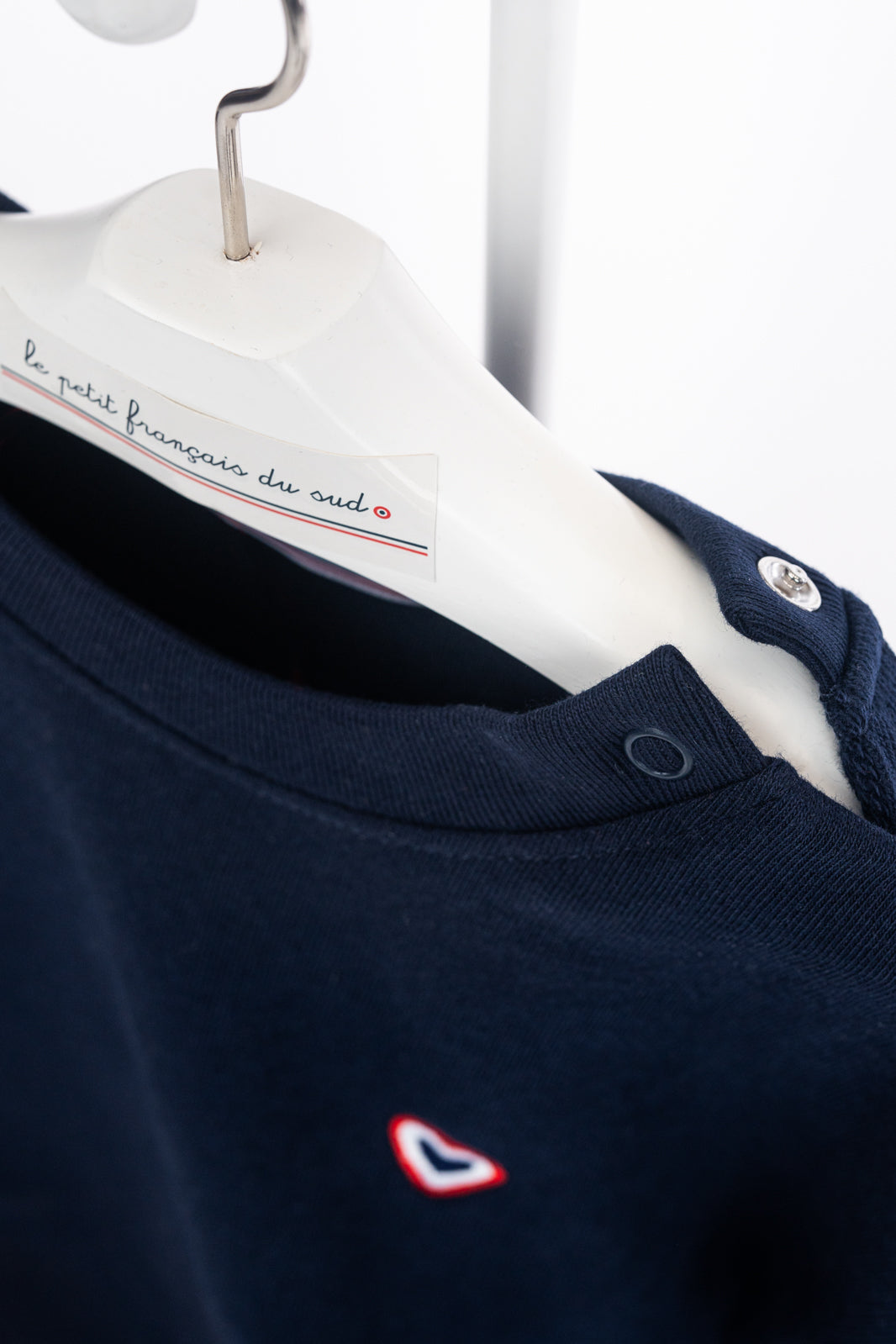 T-shirt bleu marine bébé