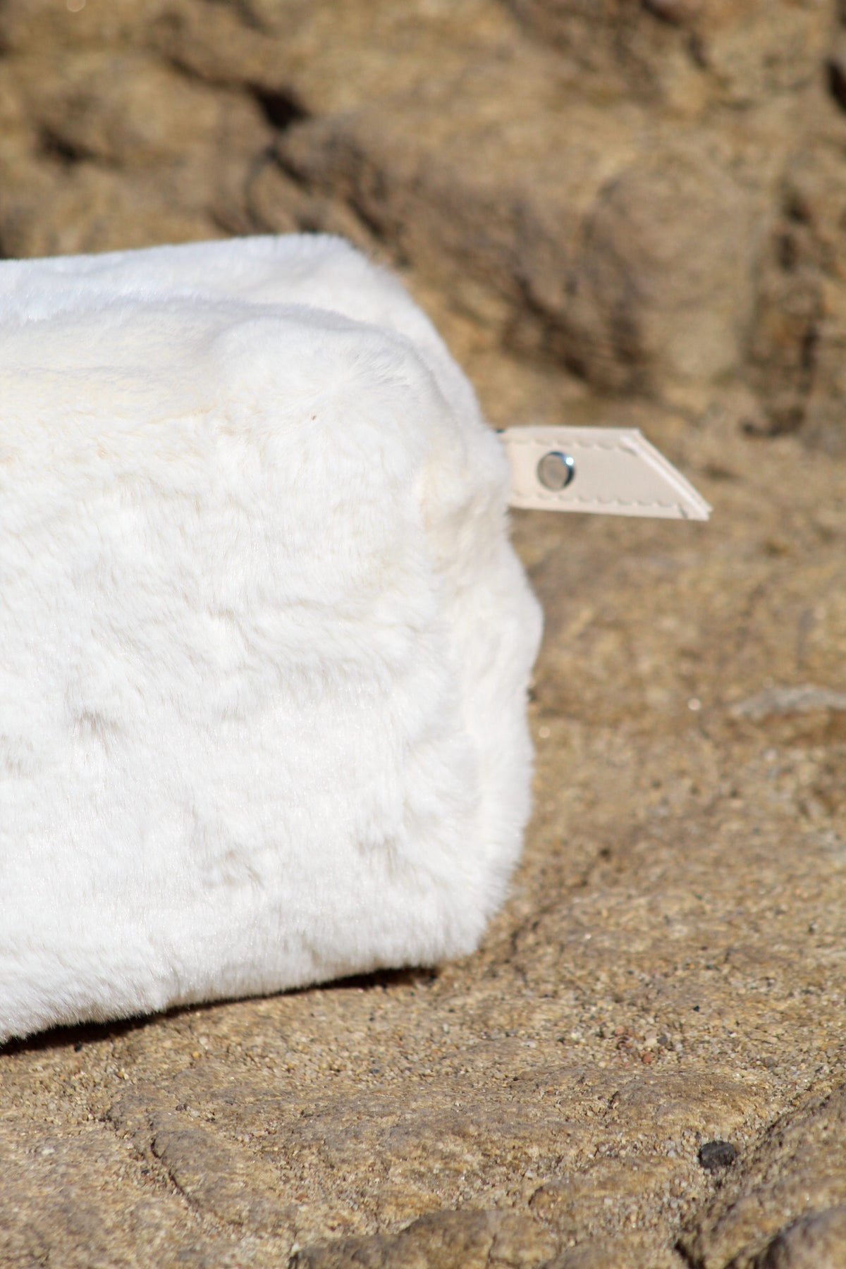 Trousse de toilette moumoute blanche